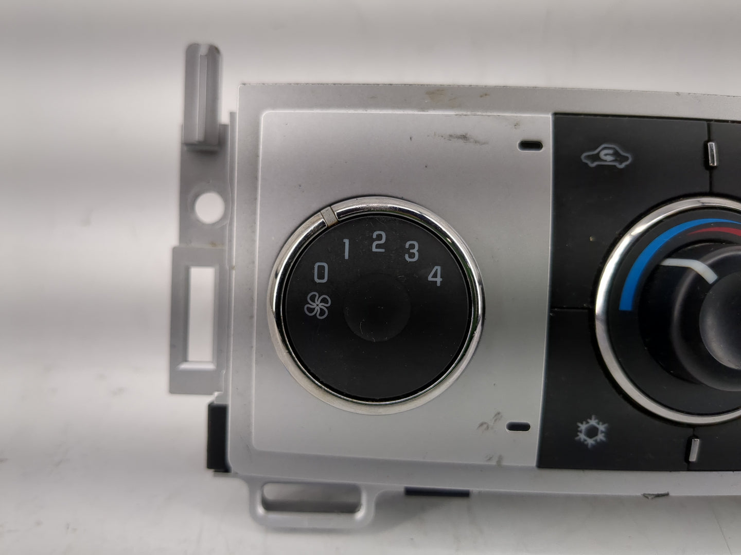 2008-2012 Chevrolet Malibu Climate Control Module Temperature AC/Heater Replacement P/N:28272781 Fits OEM Used Auto Parts - 