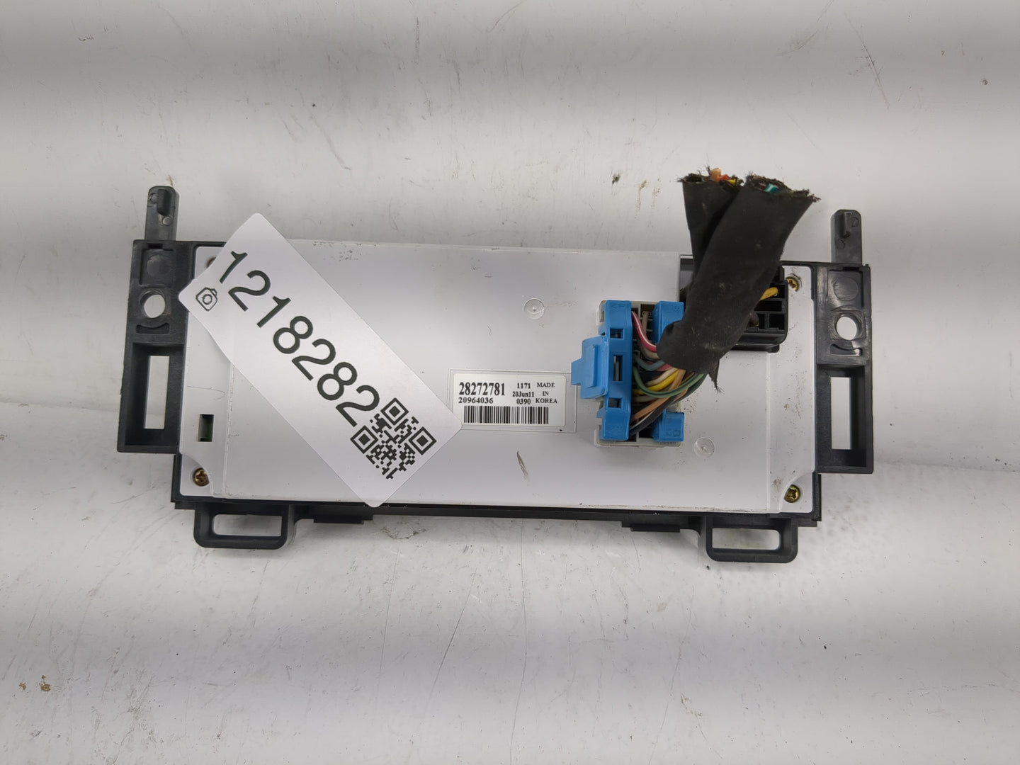 2008-2012 Chevrolet Malibu Climate Control Module Temperature AC/Heater Replacement P/N:28272781 Fits OEM Used Auto Parts - 