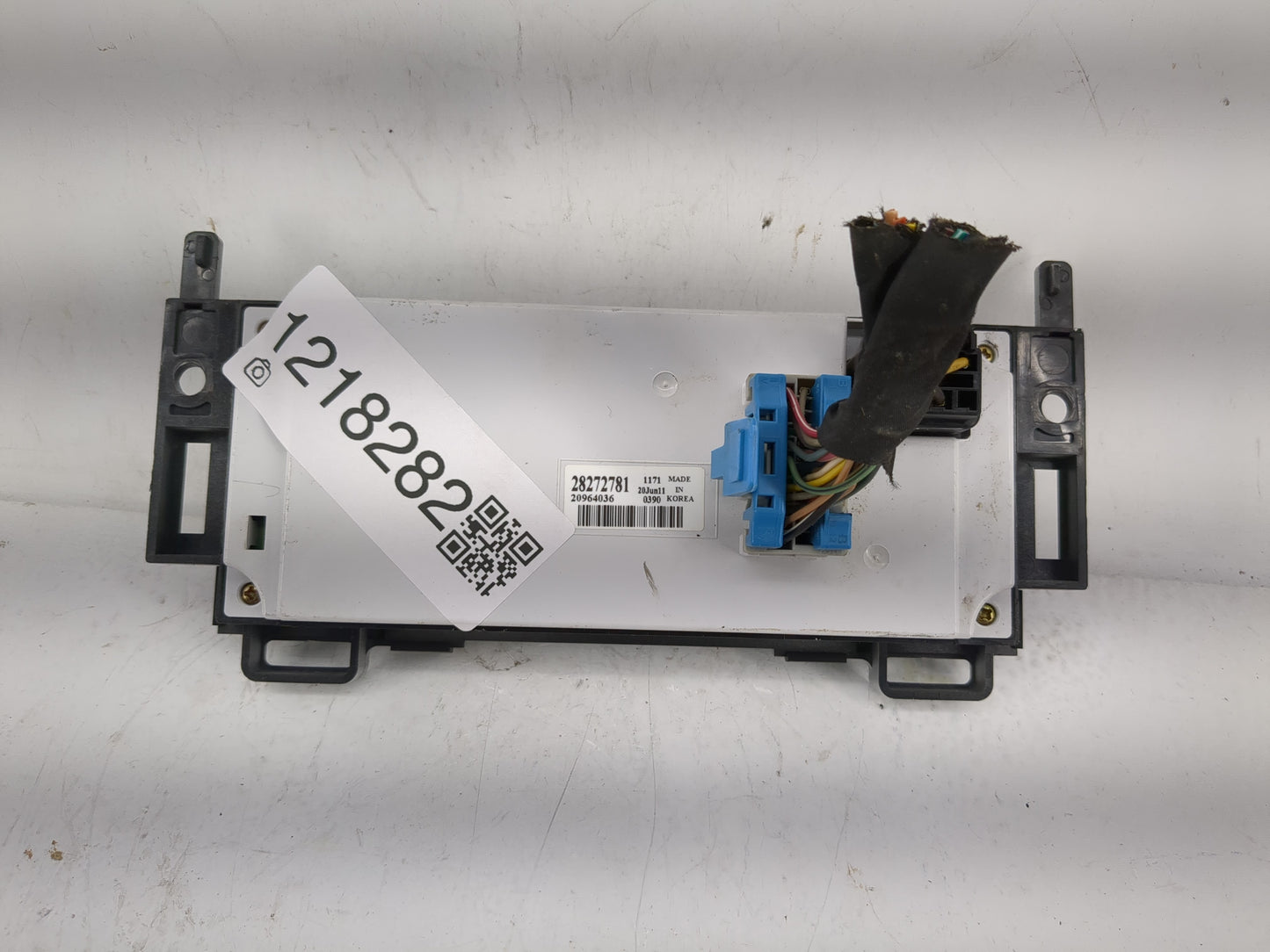 2008-2012 Chevrolet Malibu Climate Control Module Temperature AC/Heater Replacement P/N:28272781 Fits OEM Used Auto Parts - 