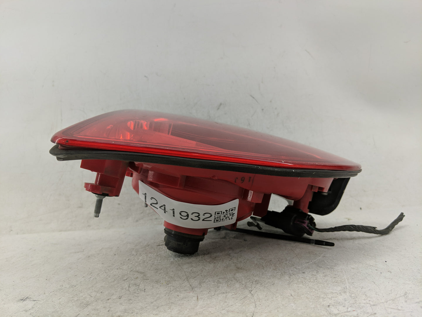 2008-2012 Chevrolet Malibu Tail Light Assembly Passenger Right OEM Fits Fits 2008 2009 2010 2011 2012 OEM Used Auto Parts - 