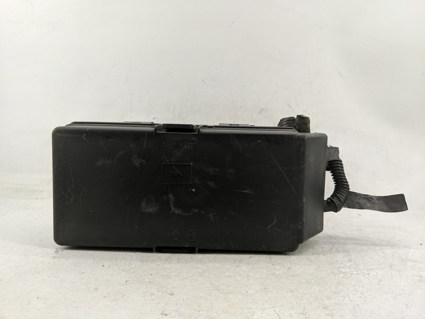 2009-2012 Chevrolet Malibu Fusebox Fuse Box Panel Relay Module Fits Fits 2009 2010 2011 2012 OEM Used Auto Parts - Oemusedau