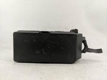 2009-2012 Chevrolet Malibu Fusebox Fuse Box Panel Relay Module Fits Fits 2009 2010 2011 2012 OEM Used Auto Parts - Oemusedau