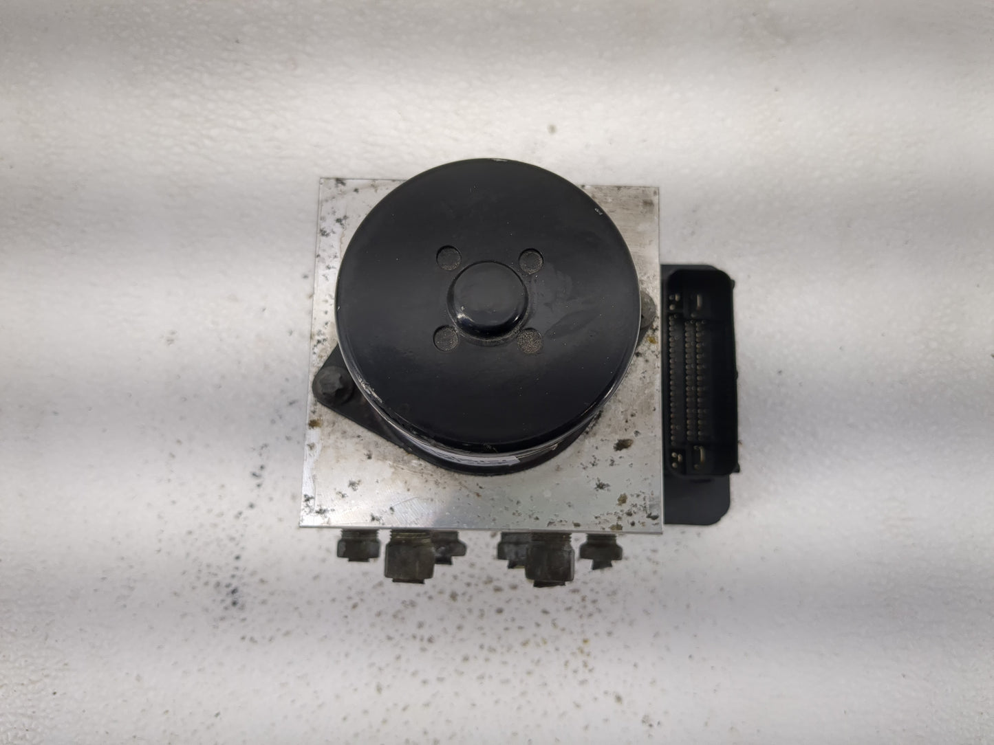 2012 Chevrolet Malibu ABS Pump Control Module Replacement P/N:22971448 Fits OEM Used Auto Parts - Oemusedautoparts1.com
