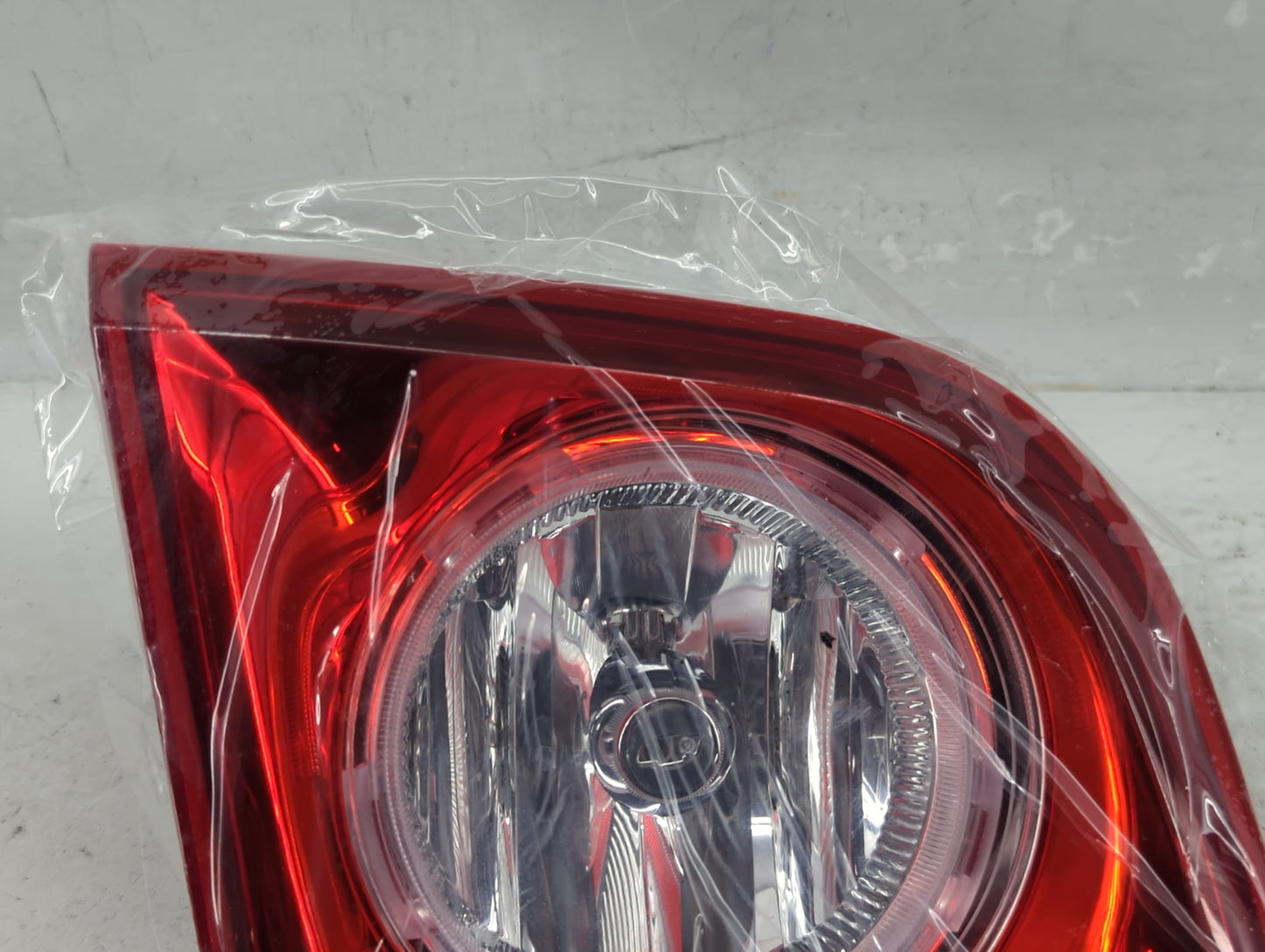2008-2012 Chevrolet Malibu Tail Light Assembly Driver Left OEM P/N:15271120 Fits Fits 2008 2009 2010 2011 2012 OEM Used Auto
