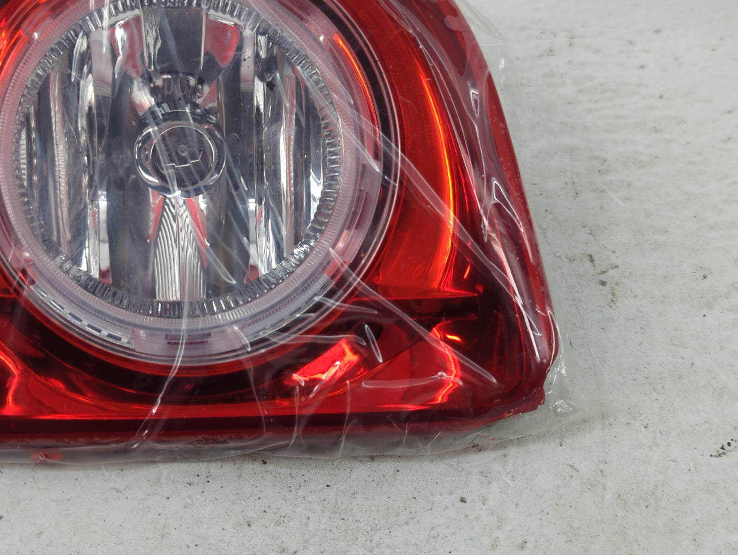 2008-2012 Chevrolet Malibu Tail Light Assembly Driver Left OEM P/N:15271120 Fits Fits 2008 2009 2010 2011 2012 OEM Used Auto