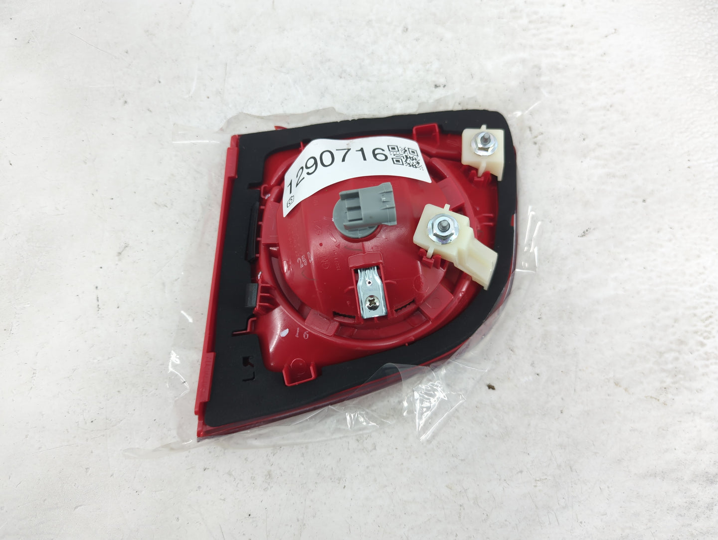 2008-2012 Chevrolet Malibu Tail Light Assembly Driver Left OEM P/N:15271120 Fits Fits 2008 2009 2010 2011 2012 OEM Used Auto