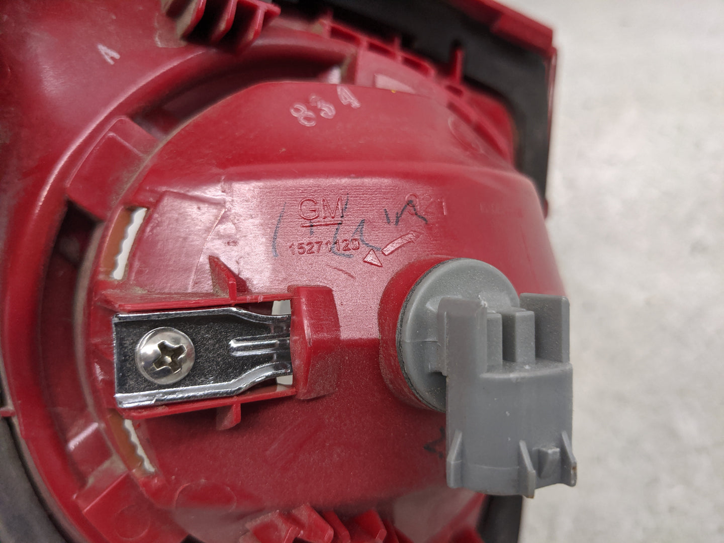 2008-2012 Chevrolet Malibu Tail Light Assembly Driver Left OEM P/N:15271120 Fits Fits 2008 2009 2010 2011 2012 OEM Used Auto