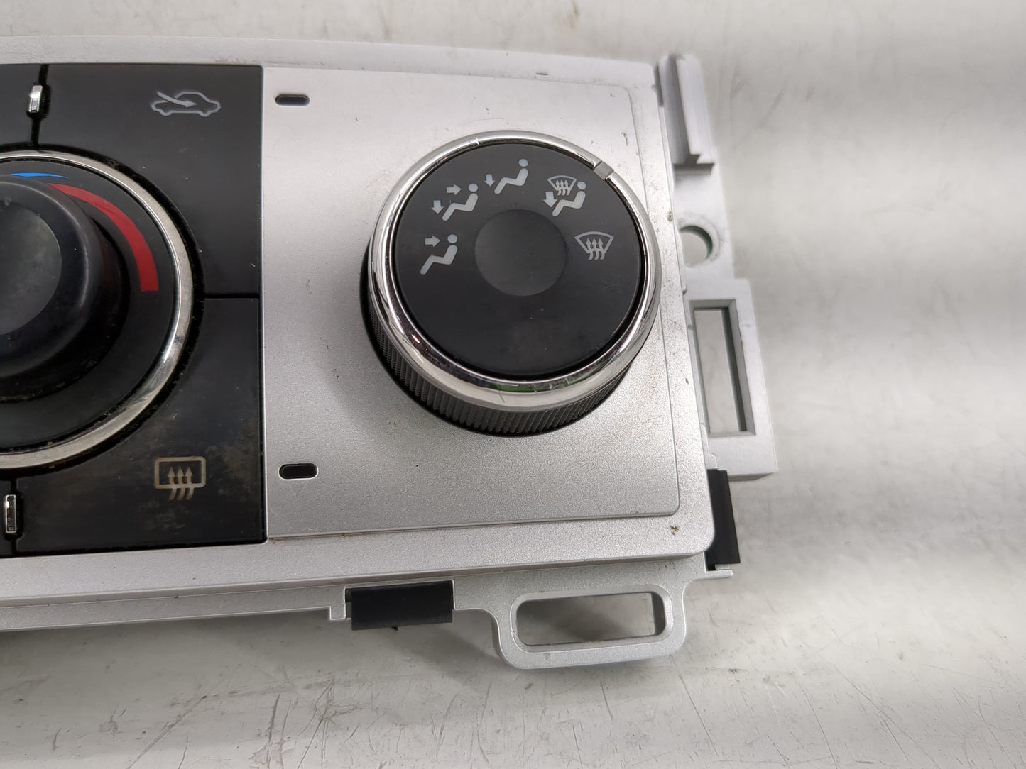 2008-2012 Chevrolet Malibu Climate Control Module Temperature AC/Heater Replacement P/N:20964036 28272781 Fits OEM Used Auto