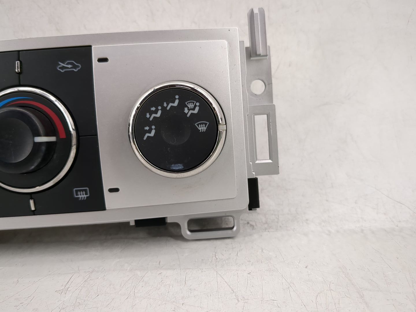 2008-2012 Chevrolet Malibu Climate Control Module Temperature AC/Heater Replacement P/N:28251428 20964036 Fits OEM Used Auto