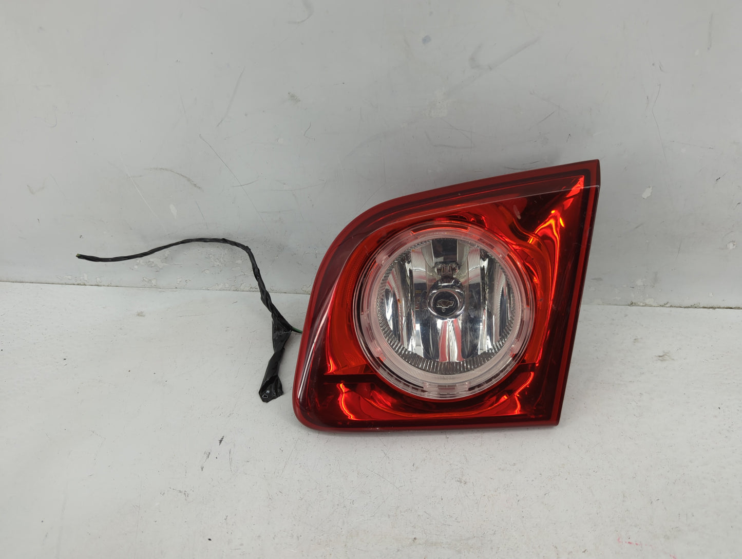 2008-2012 Chevrolet Malibu Tail Light Assembly Driver Left OEM P/N:15271121 Fits Fits 2008 2009 2010 2011 2012 OEM Used Auto