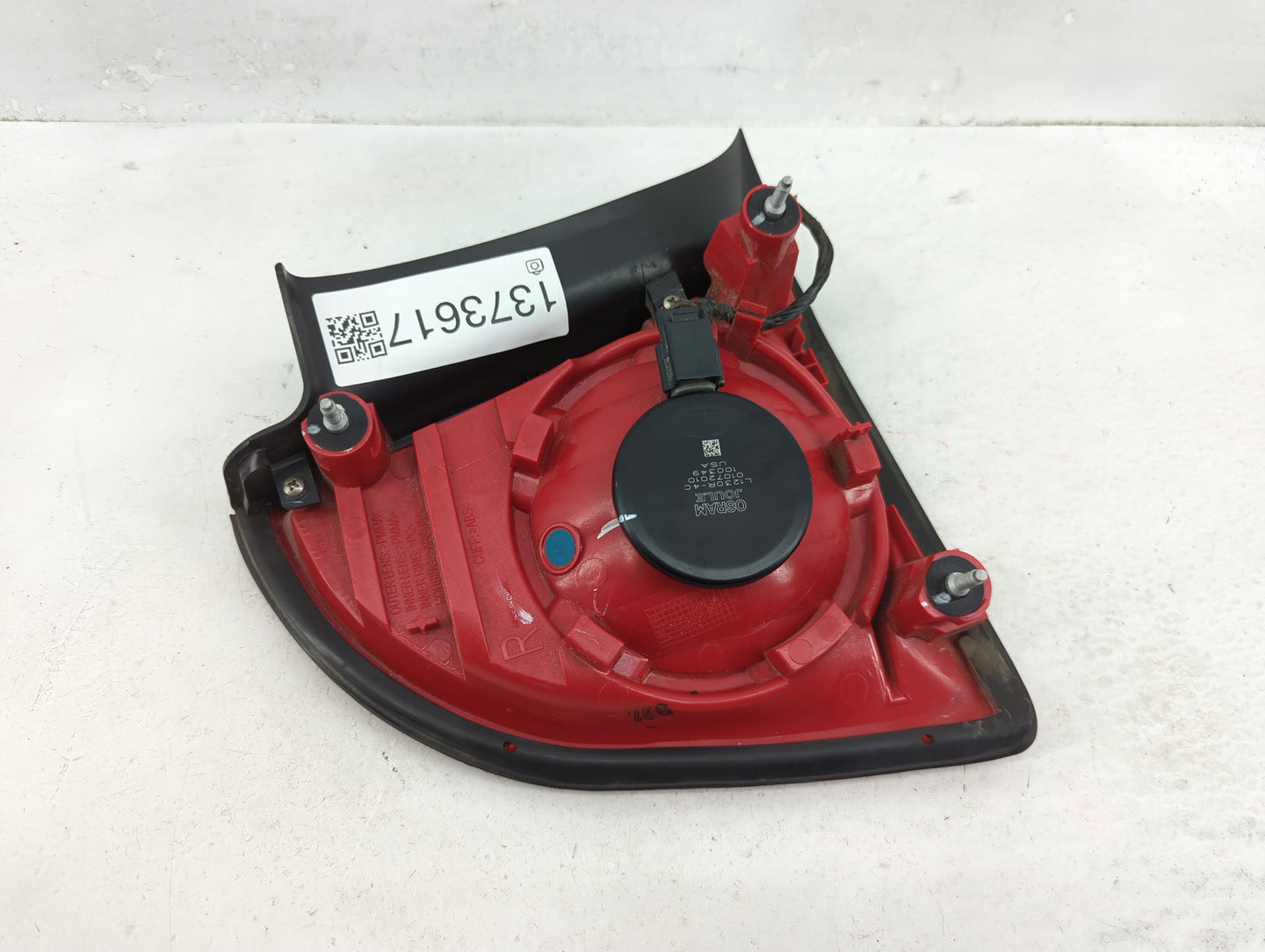 2008-2012 Chevrolet Malibu Tail Light Assembly Passenger Right OEM P/N:L1230R-4C Fits Fits 2008 2009 2010 2011 2012 OEM Used
