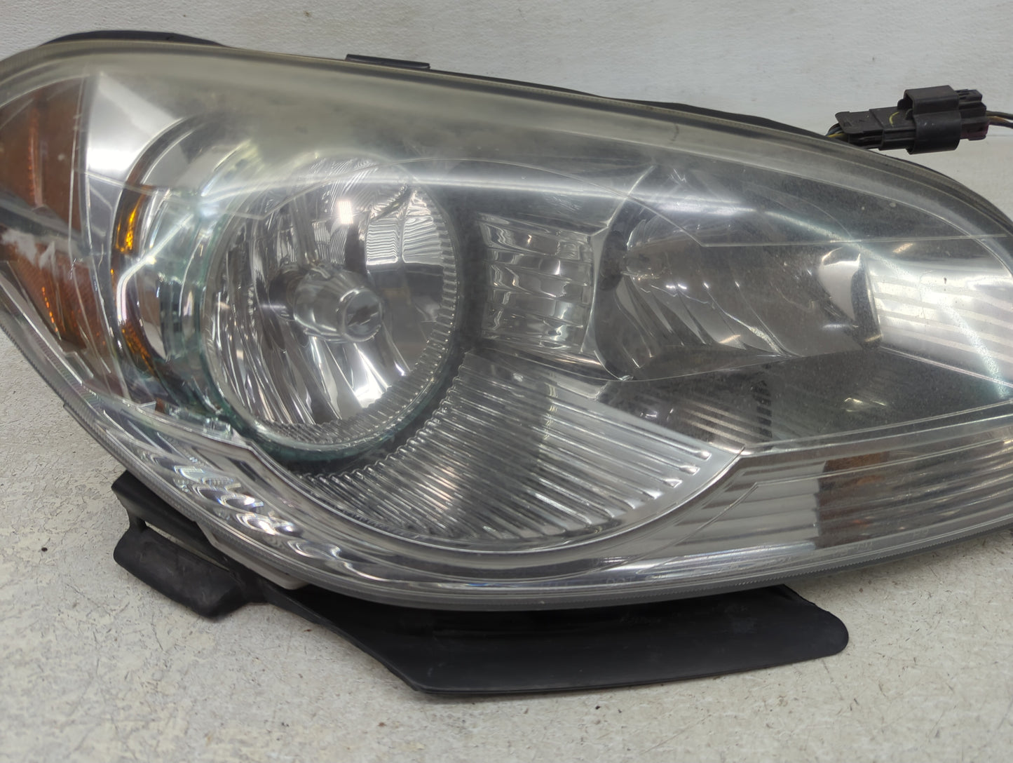 2008-2012 Chevrolet Malibu Passenger Right Oem Head Light Headlight Lamp - Oemusedautoparts1.com