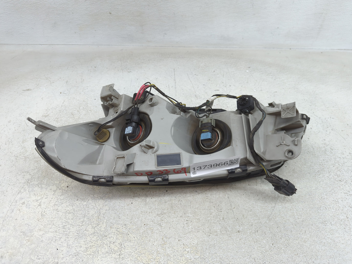 2008-2012 Chevrolet Malibu Passenger Right Oem Head Light Headlight Lamp - Oemusedautoparts1.com