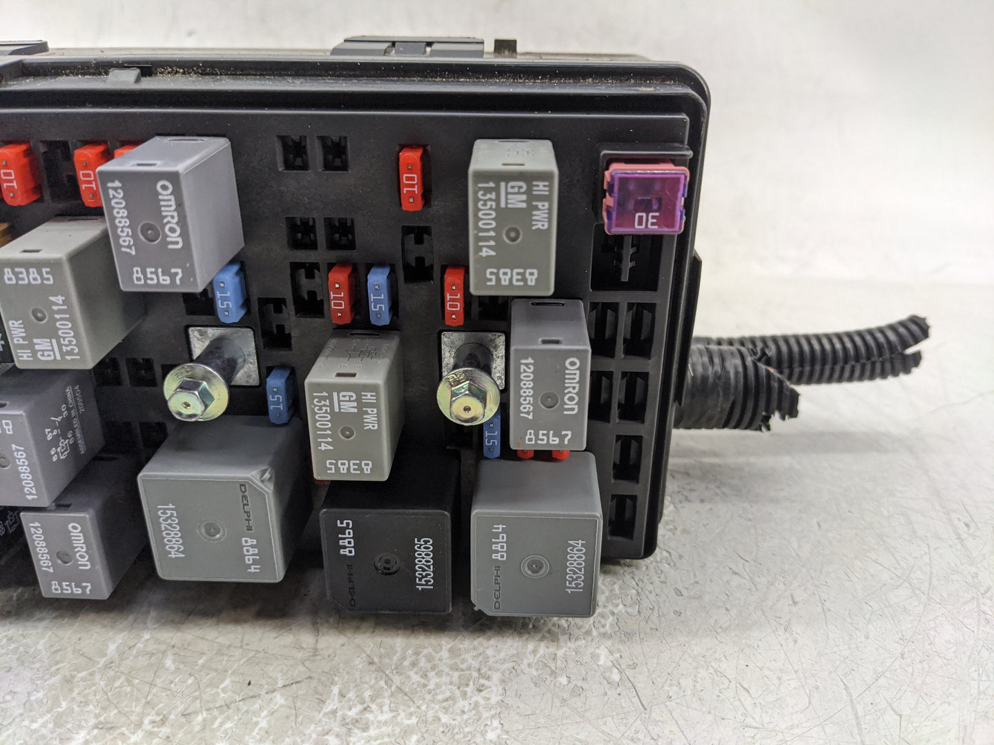 2009-2012 Chevrolet Malibu Fusebox Fuse Box Panel Relay Module P/N:20822694 Fits Fits 2009 2010 2011 2012 OEM Used Auto Part
