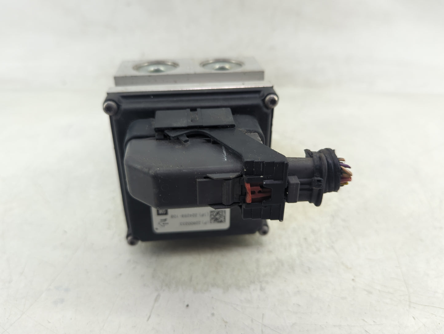 2012 Chevrolet Malibu ABS Pump Control Module Replacement P/N:22799743 Fits OEM Used Auto Parts - Oemusedautoparts1.com