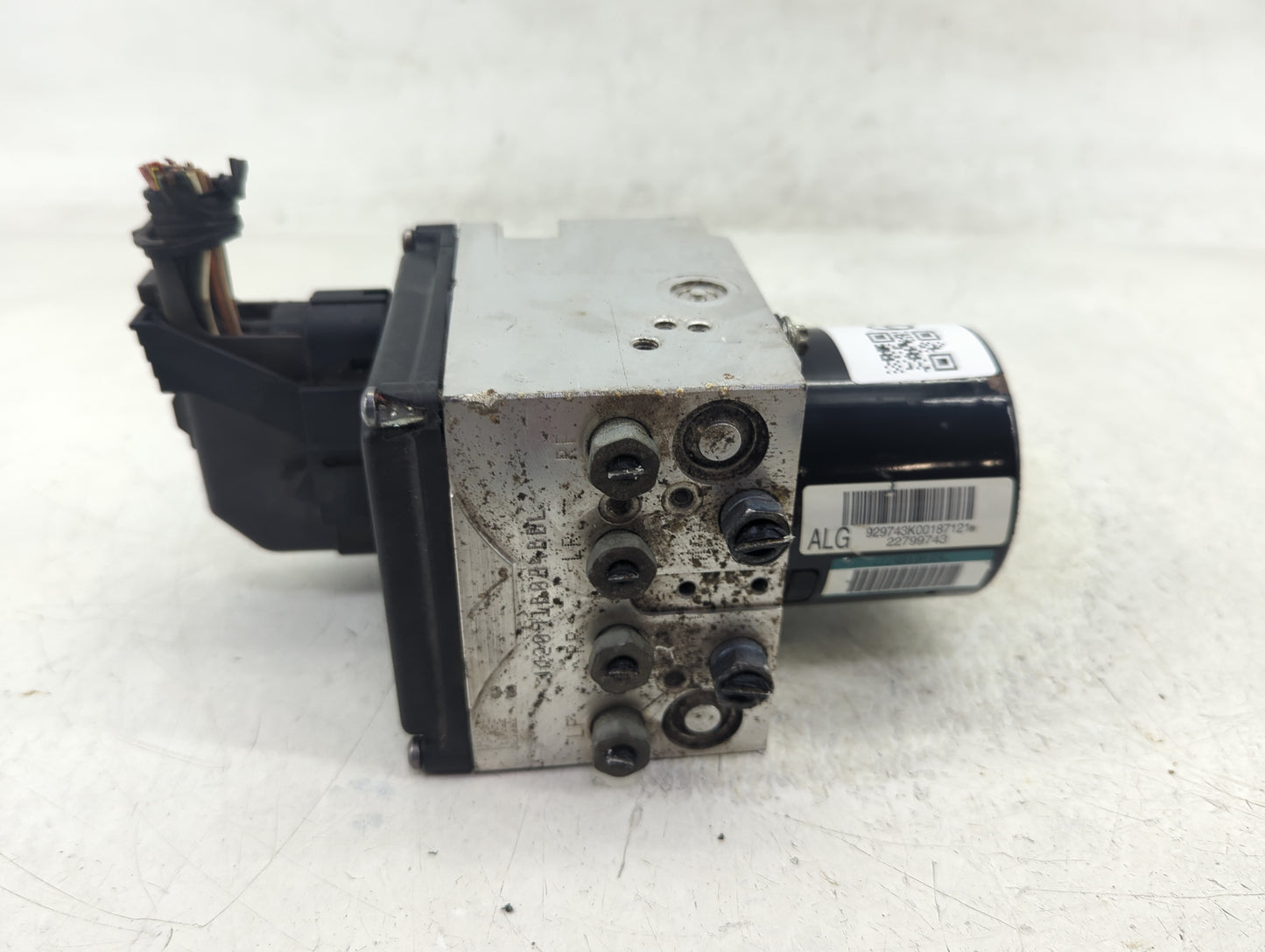 2012 Chevrolet Malibu ABS Pump Control Module Replacement P/N:22799743 Fits OEM Used Auto Parts - Oemusedautoparts1.com