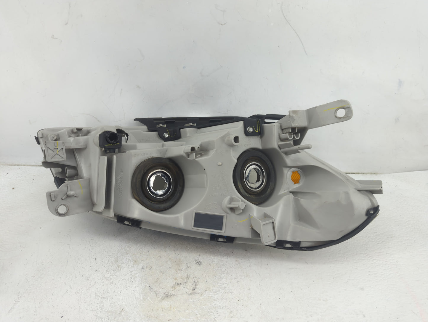 2008-2012 Chevrolet Malibu Passenger Right Oem Head Light Headlight Lamp - Oemusedautoparts1.com