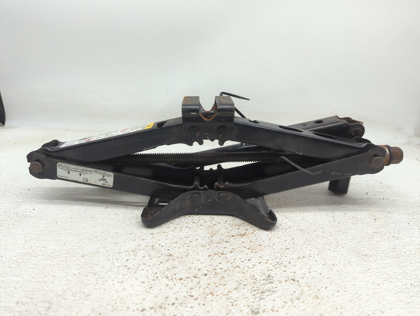2012 Chevrolet Malibu Spare Scissor Car Jack - Oemusedautoparts1.com