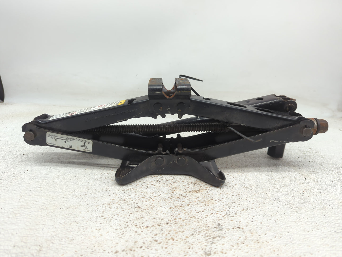 2012 Chevrolet Malibu Spare Scissor Car Jack - Oemusedautoparts1.com