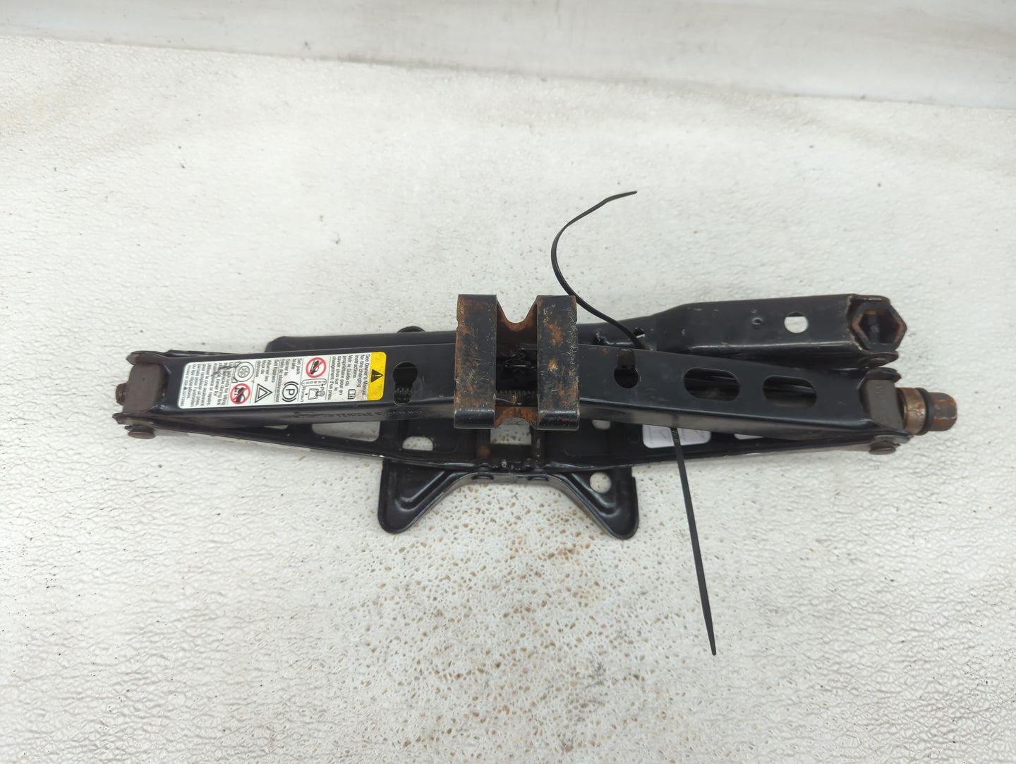 2012 Chevrolet Malibu Spare Scissor Car Jack - Oemusedautoparts1.com