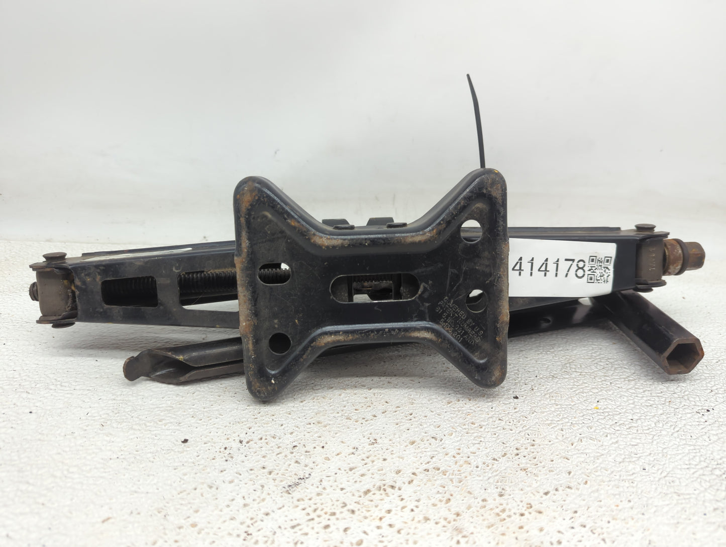 2012 Chevrolet Malibu Spare Scissor Car Jack - Oemusedautoparts1.com