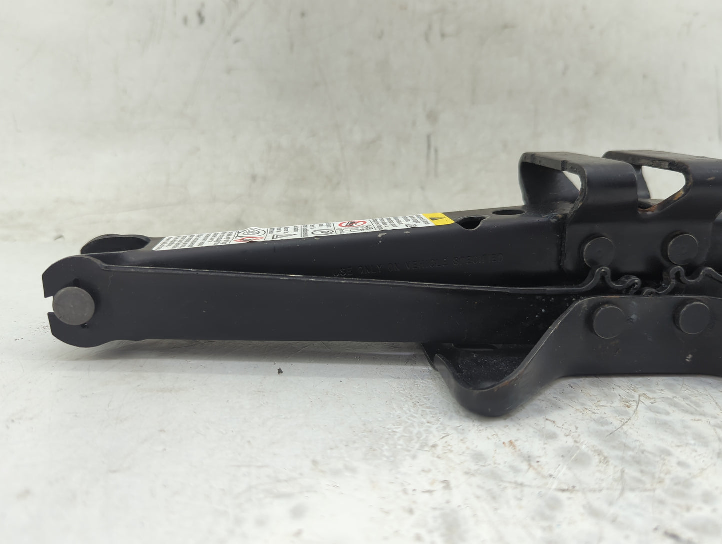 2012 Chevrolet Malibu Spare Scissor Car Jack - Oemusedautoparts1.com