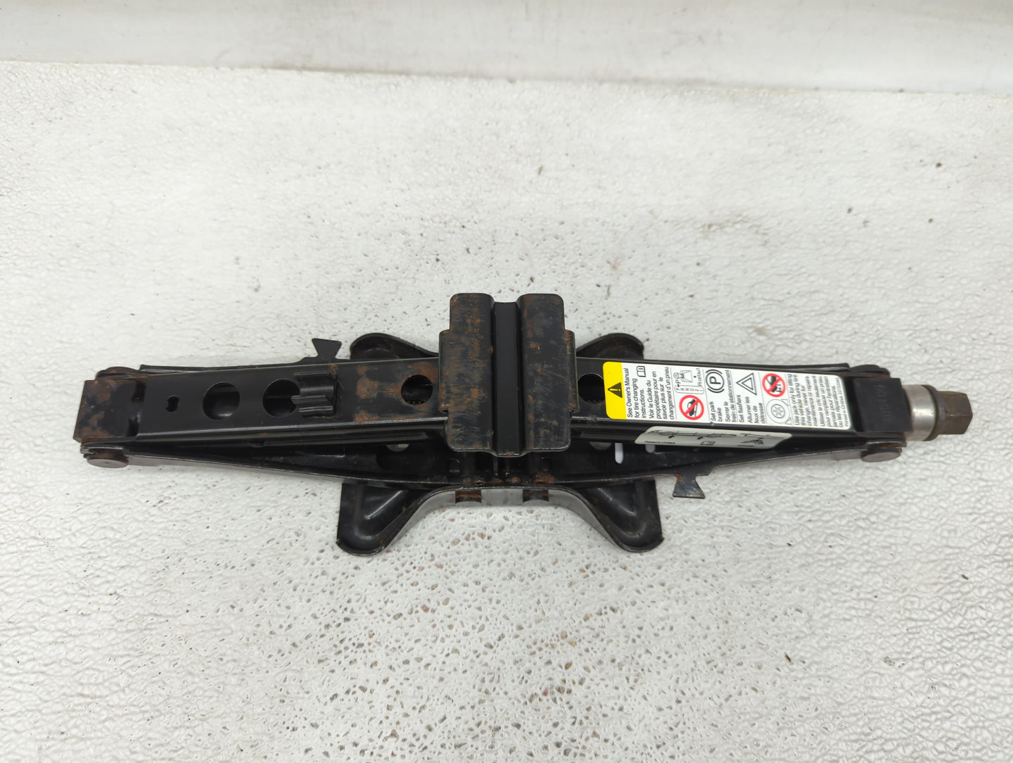 2012 Chevrolet Malibu Spare Scissor Car Jack - Oemusedautoparts1.com