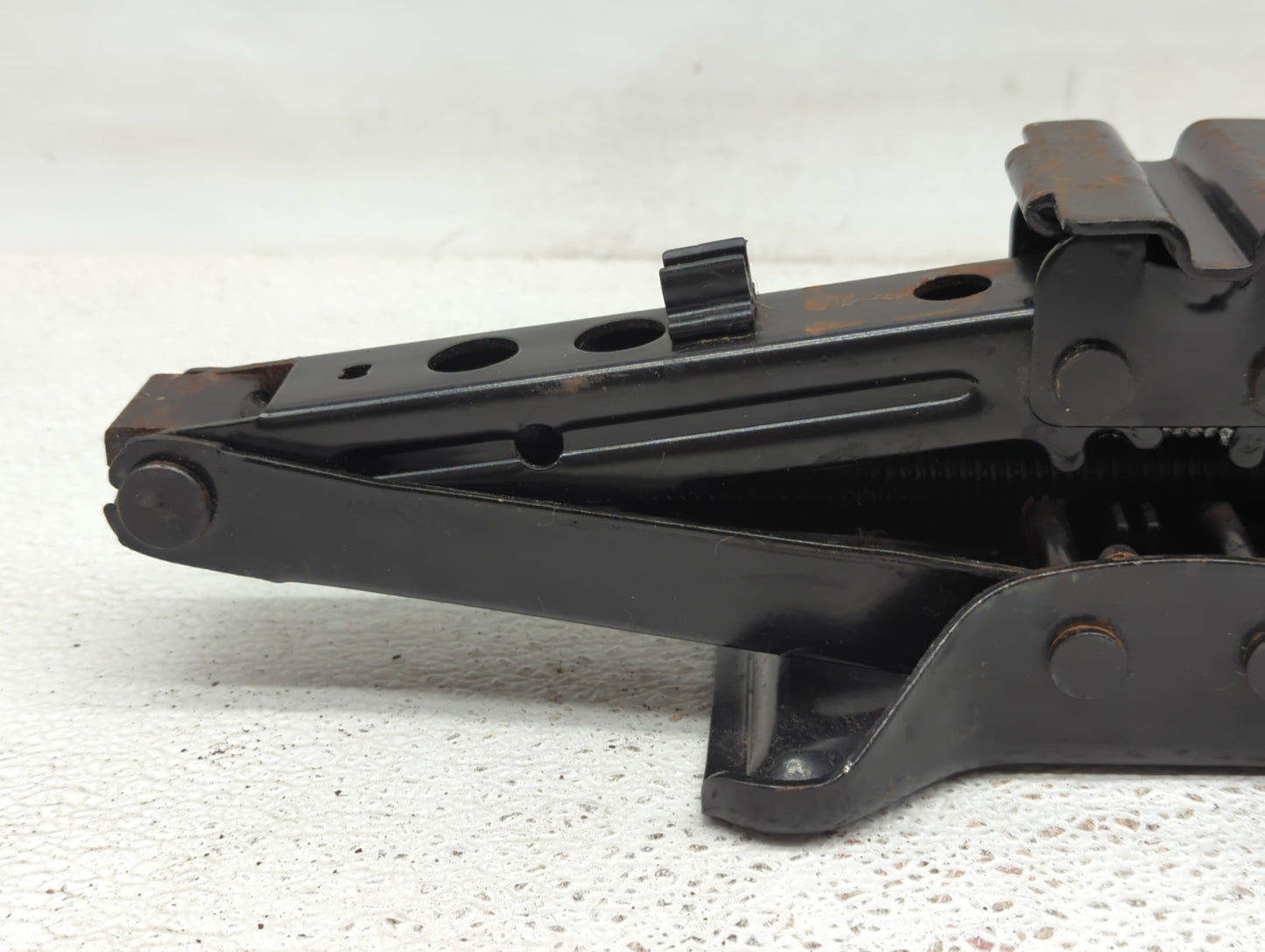 2012 Chevrolet Malibu Spare Scissor Car Jack - Oemusedautoparts1.com
