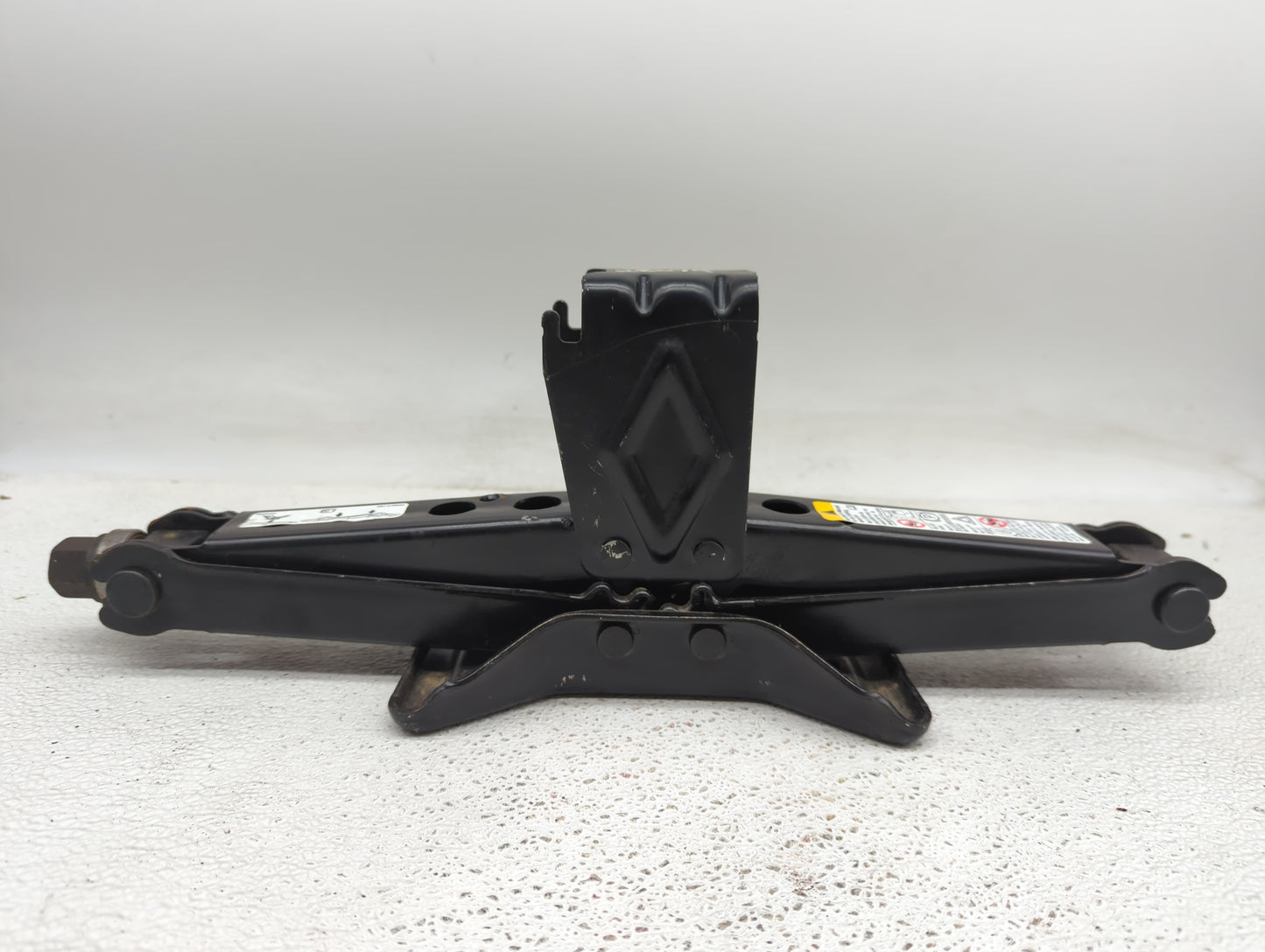 2012 Chevrolet Malibu Spare Scissor Car Jack - Oemusedautoparts1.com