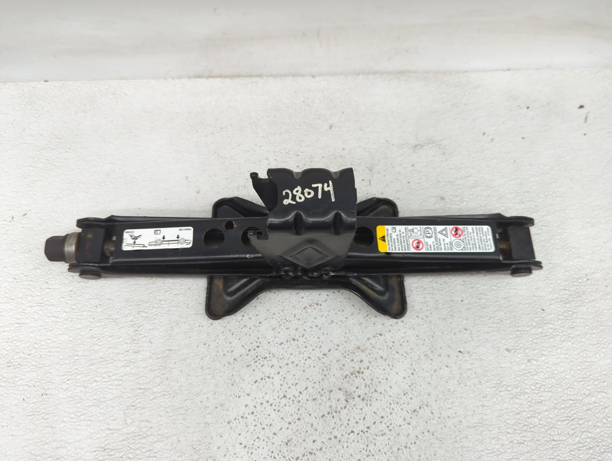 2012 Chevrolet Malibu Spare Scissor Car Jack 1415676 - Oemusedautoparts1.com