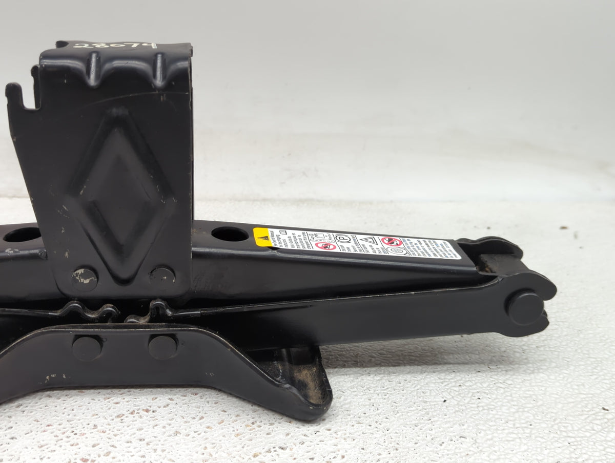 2012 Chevrolet Malibu Spare Scissor Car Jack 1415676 - Oemusedautoparts1.com