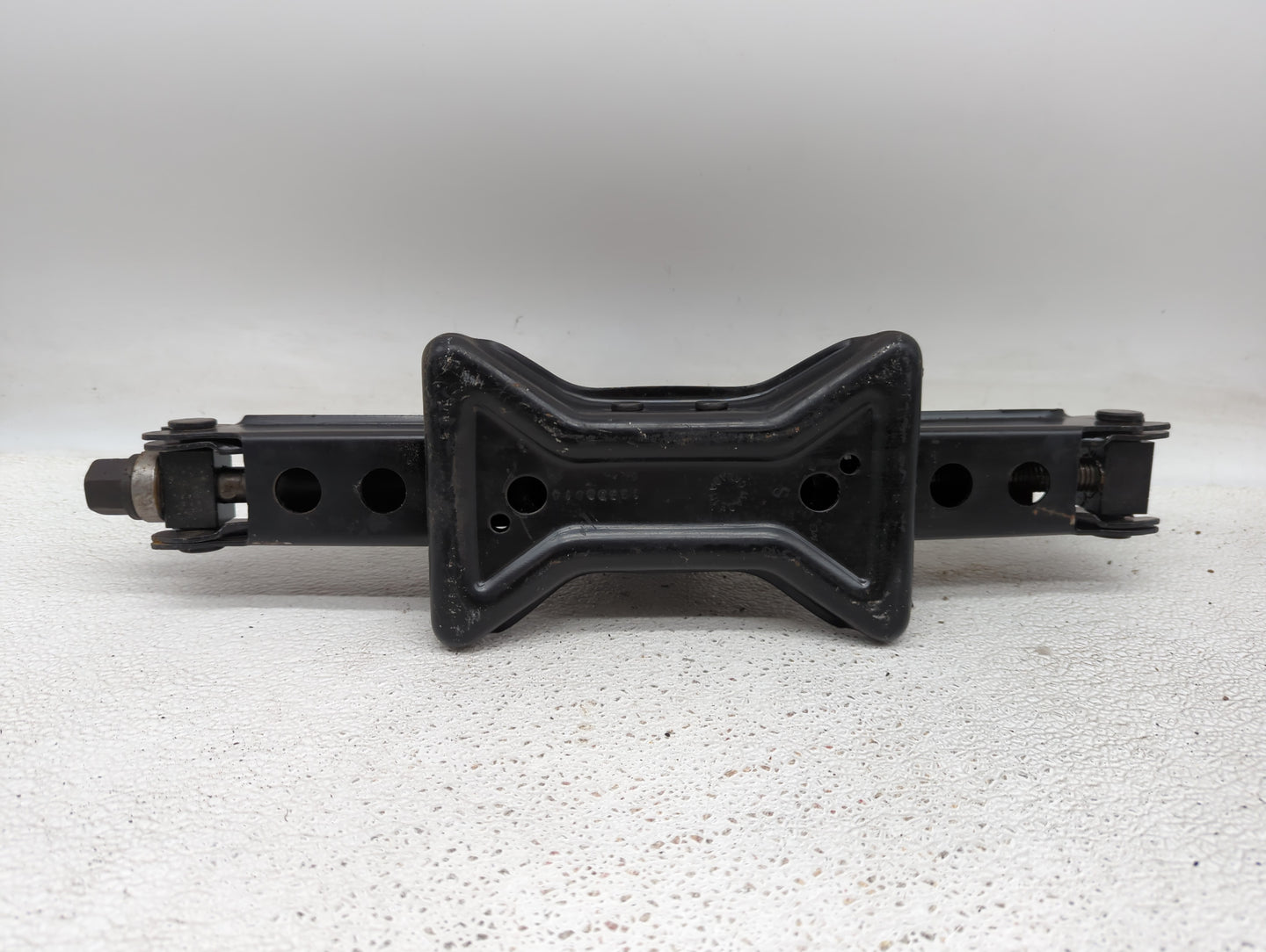 2012 Chevrolet Malibu Spare Scissor Car Jack - Oemusedautoparts1.com