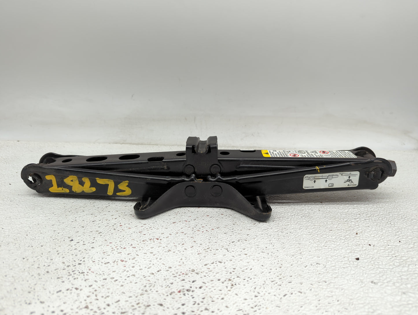 2012 Chevrolet Malibu Spare Scissor Car Jack 1415690 - Oemusedautoparts1.com
