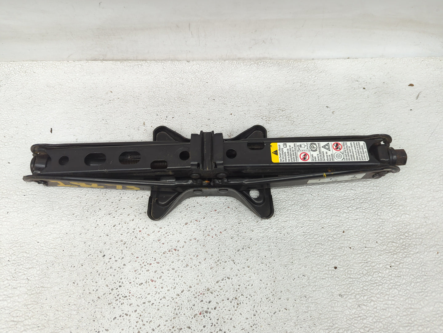2012 Chevrolet Malibu Spare Scissor Car Jack 1415690 - Oemusedautoparts1.com