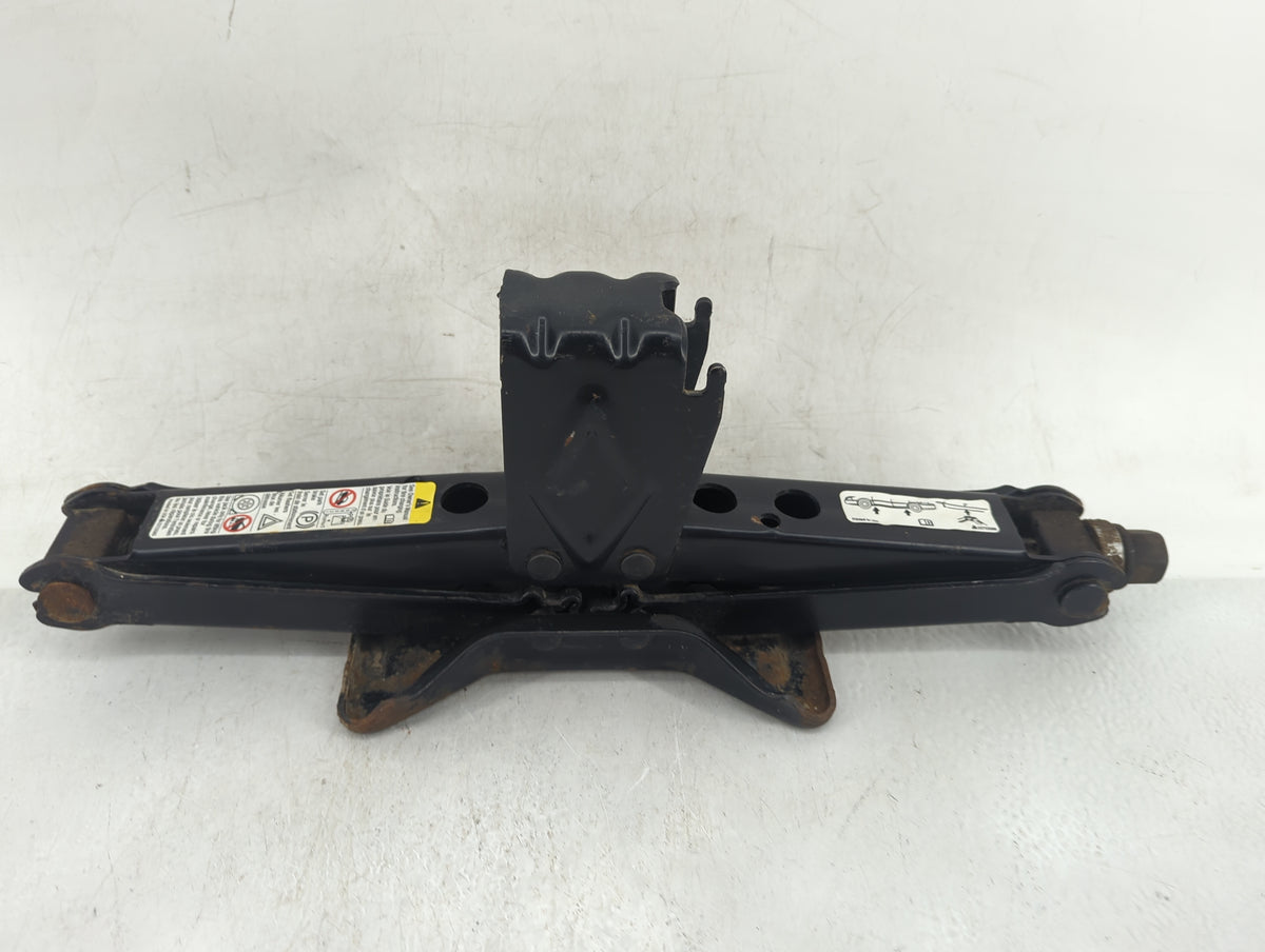 2012 Chevrolet Malibu Spare Scissor Car Jack 1415894 - Oemusedautoparts1.com