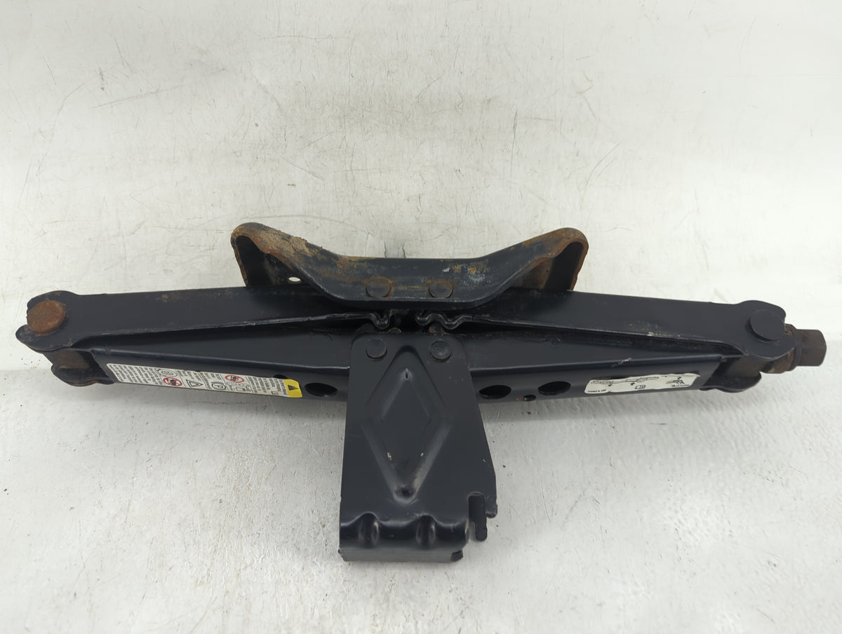 2012 Chevrolet Malibu Spare Scissor Car Jack 1415894 - Oemusedautoparts1.com