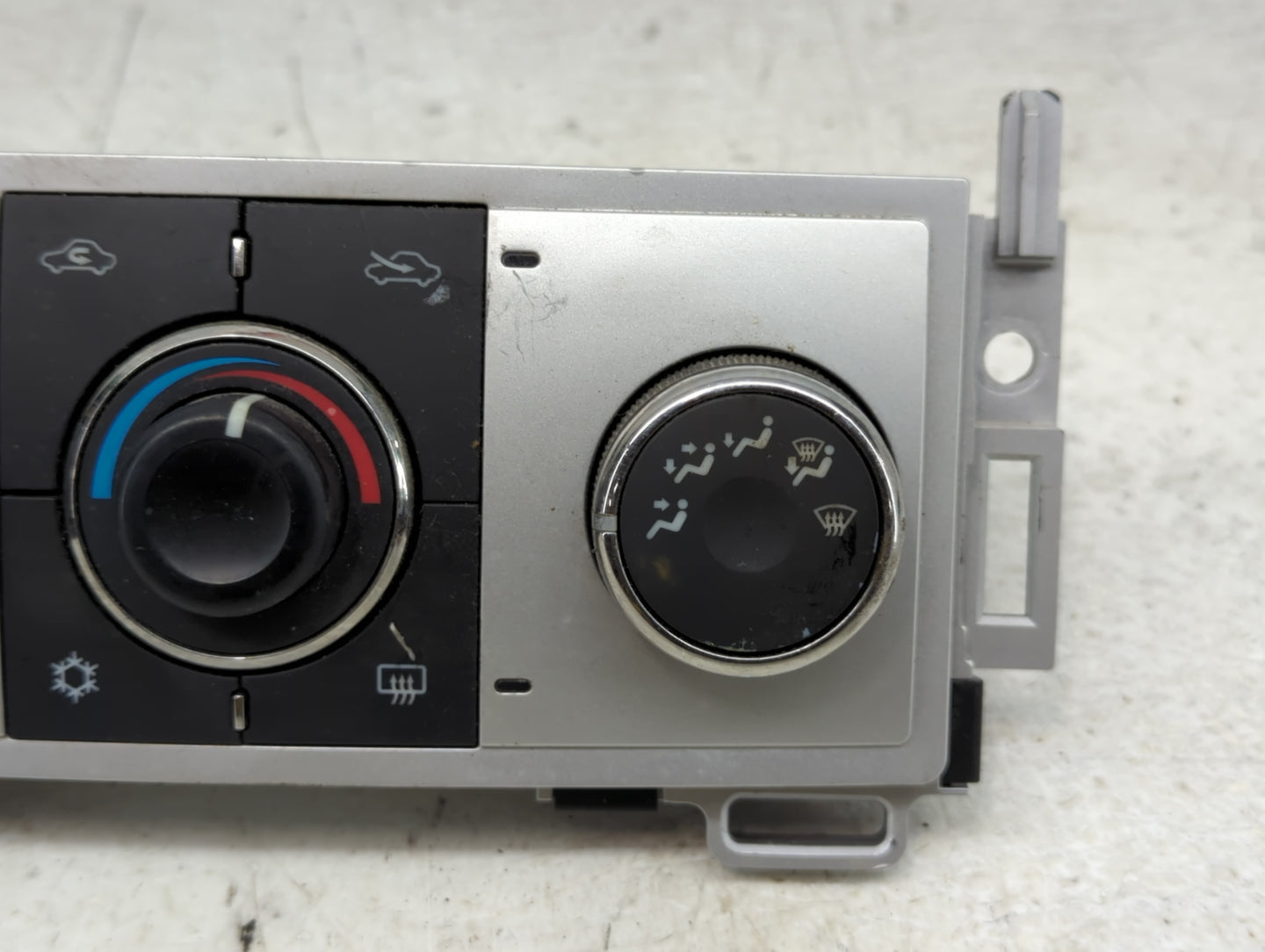 2008-2012 Chevrolet Malibu Climate Control Module Temperature AC/Heater Replacement P/N:20964036 28272781 Fits OEM Used Auto