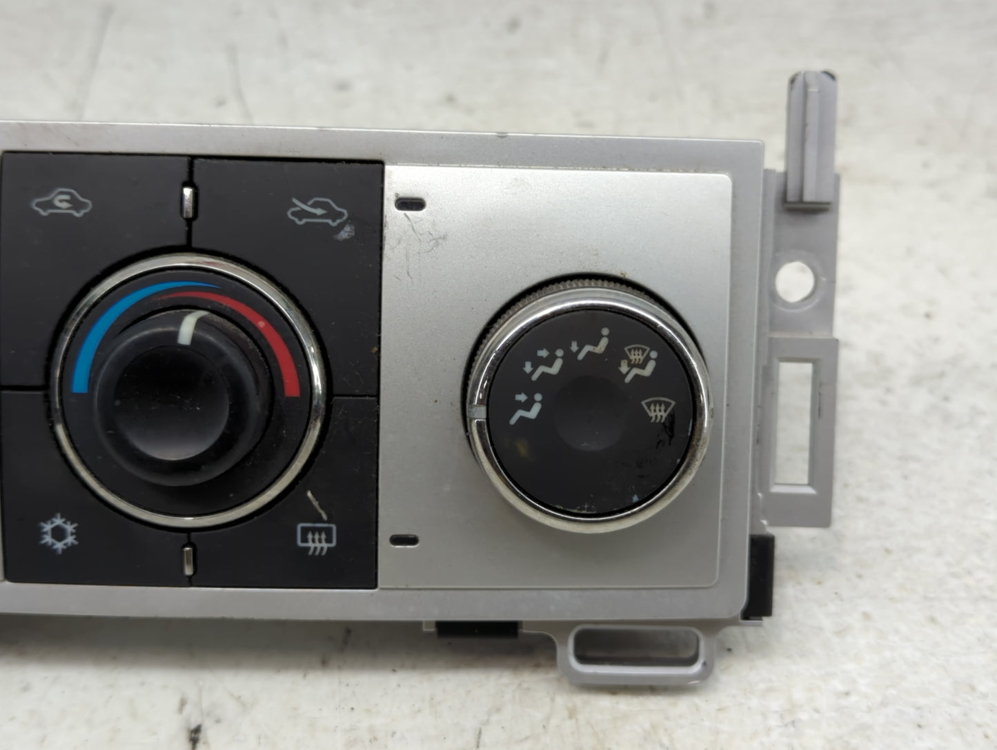 2008-2012 Chevrolet Malibu Climate Control Module Temperature AC/Heater Replacement P/N:20964036 28272781 Fits OEM Used Auto