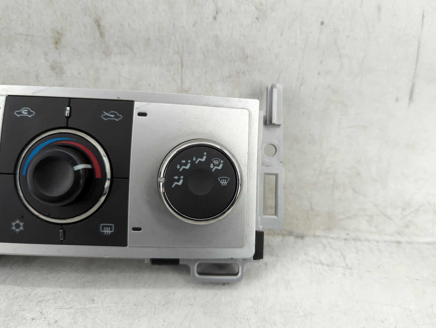 2008-2012 Chevrolet Malibu Climate Control Module Temperature AC/Heater Replacement P/N:20923130 28251428 Fits OEM Used Auto