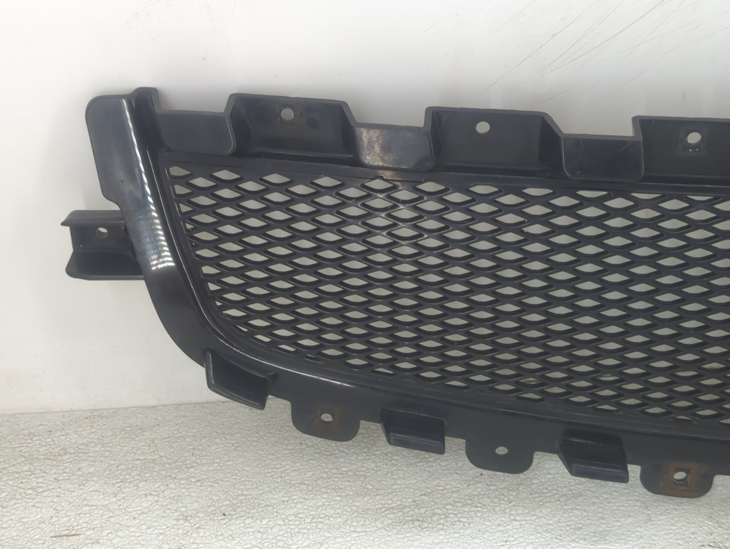 2008-2012 Chevrolet Malibu Front Grille Bumper Not Included - Oemusedautoparts1.com