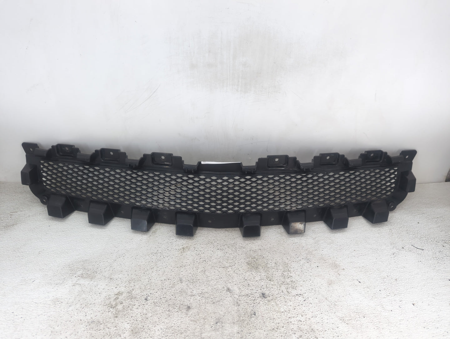 2008-2012 Chevrolet Malibu Front Grille Bumper Not Included - Oemusedautoparts1.com
