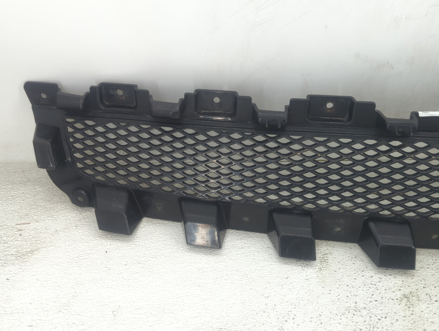 2008-2012 Chevrolet Malibu Front Grille Bumper Not Included - Oemusedautoparts1.com