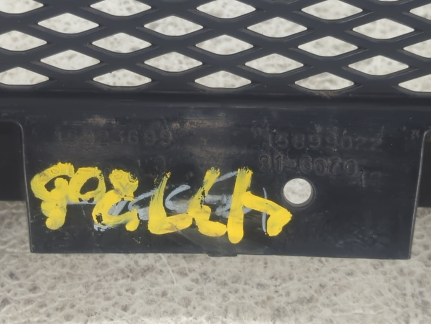 2008-2012 Chevrolet Malibu Front Grille Bumper Not Included - Oemusedautoparts1.com