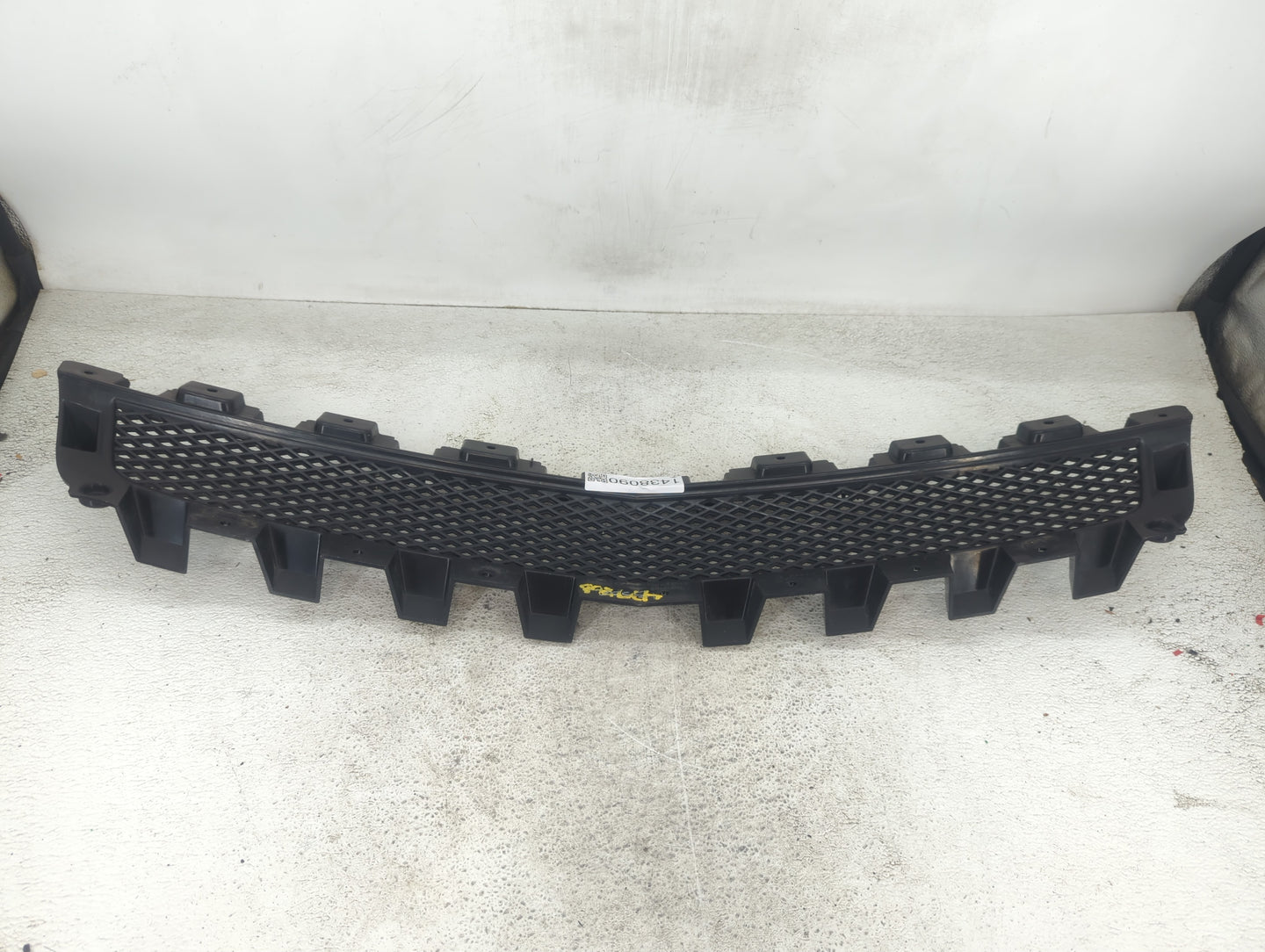 2008-2012 Chevrolet Malibu Front Grille Bumper Not Included - Oemusedautoparts1.com