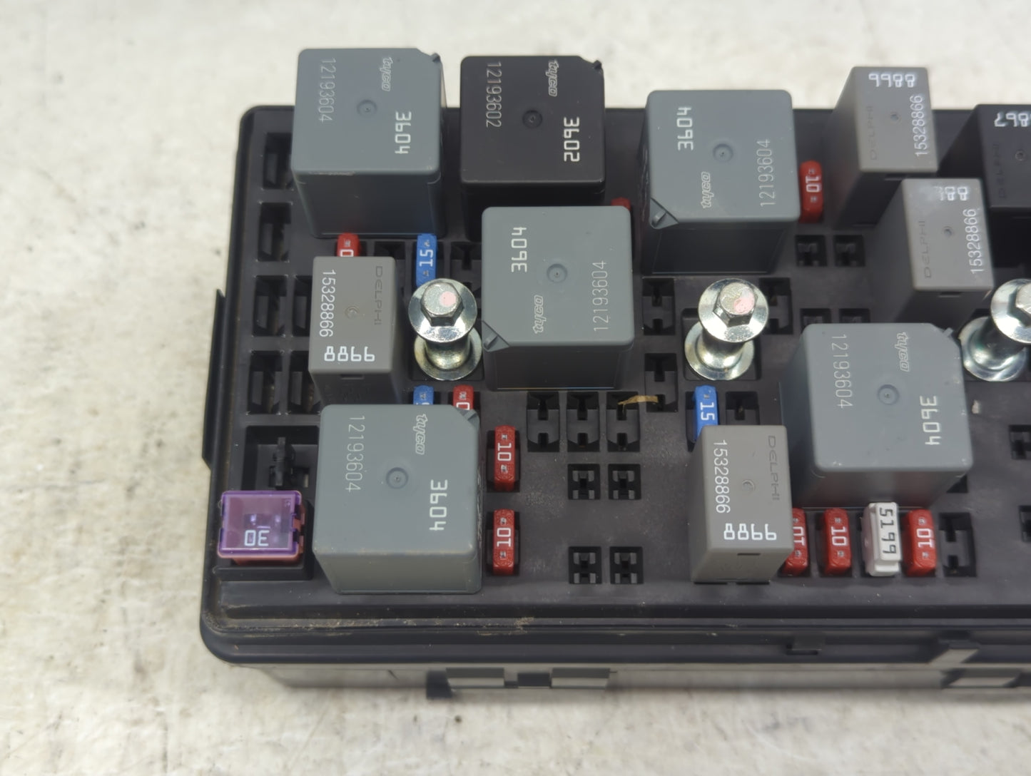 2009-2012 Chevrolet Malibu Fusebox Fuse Box Panel Relay Module Fits Fits 2009 2010 2011 2012 OEM Used Auto Parts - Oemusedau