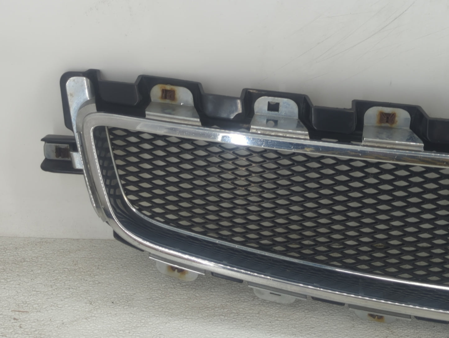 2008-2012 Chevrolet Malibu Front Grille Bumper Not Included - Oemusedautoparts1.com