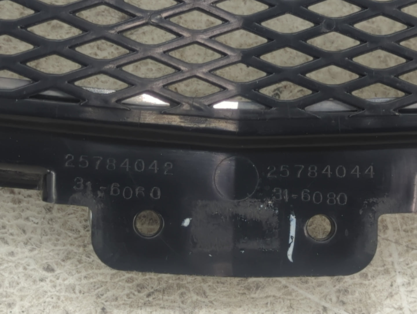 2008-2012 Chevrolet Malibu Front Grille Bumper Not Included - Oemusedautoparts1.com