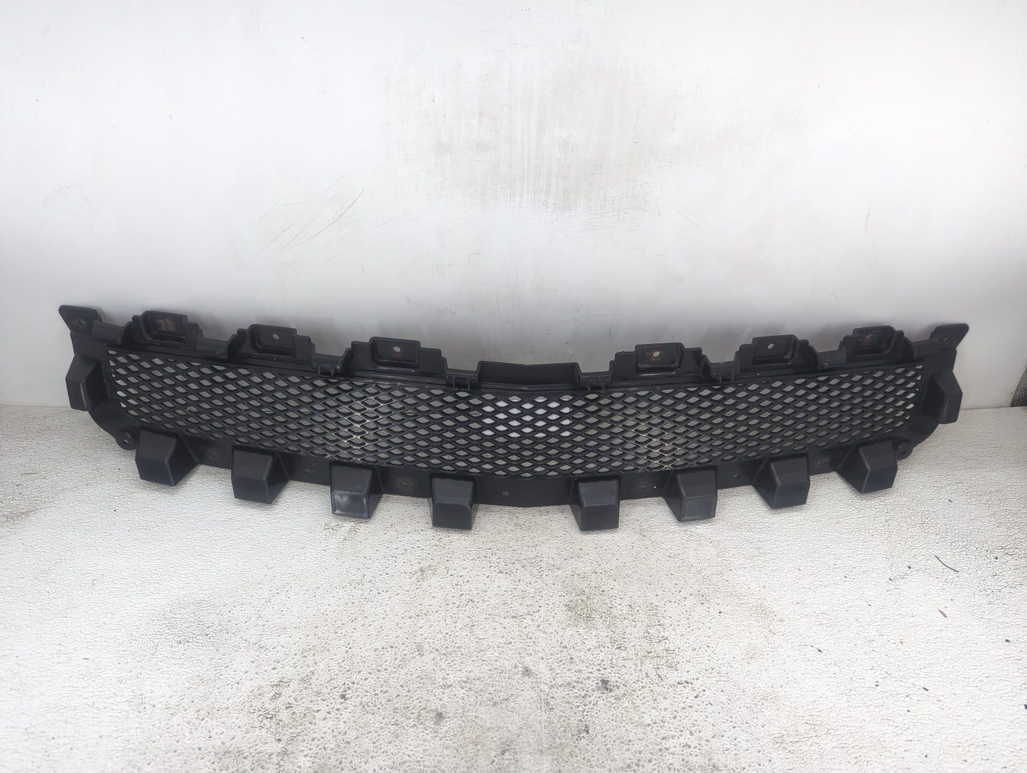 2008-2012 Chevrolet Malibu Front Grille Bumper Not Included - Oemusedautoparts1.com