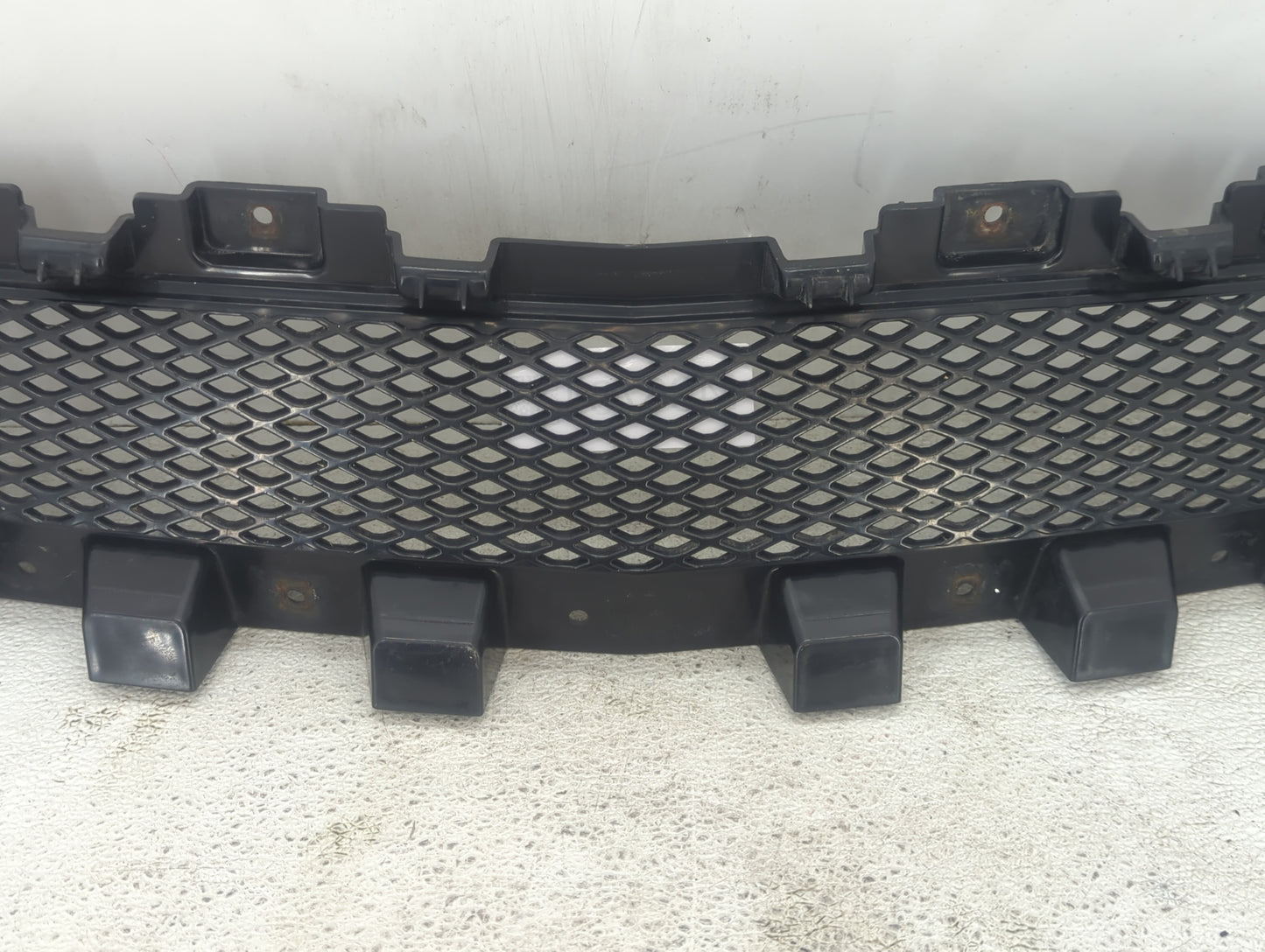 2008-2012 Chevrolet Malibu Front Grille Bumper Not Included - Oemusedautoparts1.com