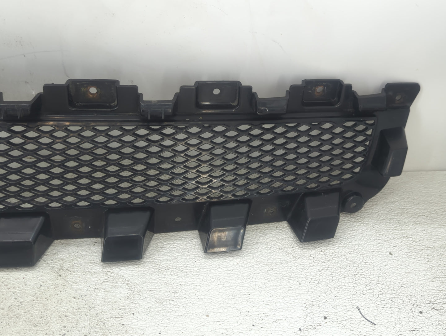 2008-2012 Chevrolet Malibu Front Grille Bumper Not Included - Oemusedautoparts1.com